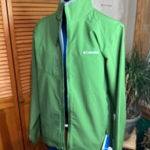 Columbia women’s Vibrant Green jacket NWT